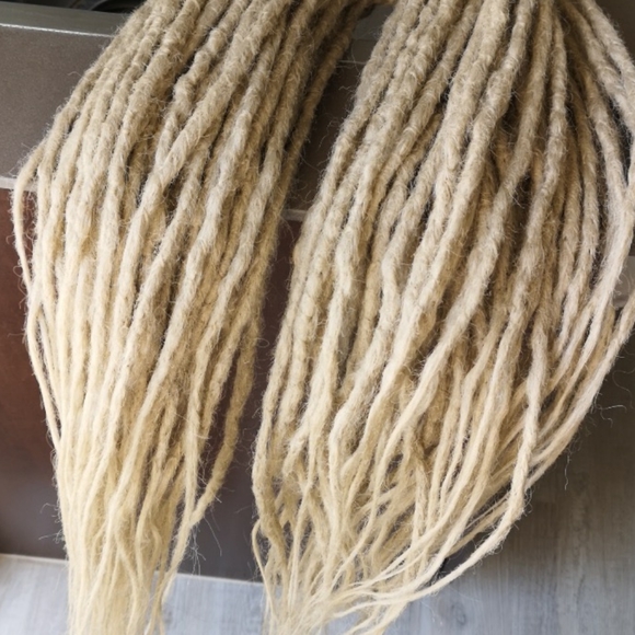 50 DE synthetic blonde dreadlocks - Picture 3 of 3